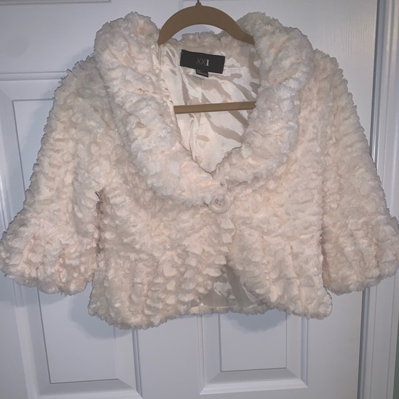 White Cropped Fuax Fur Coat